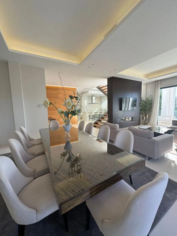 Sale of independent chalet in Urbanización el Rosario, Marbella
photo 1