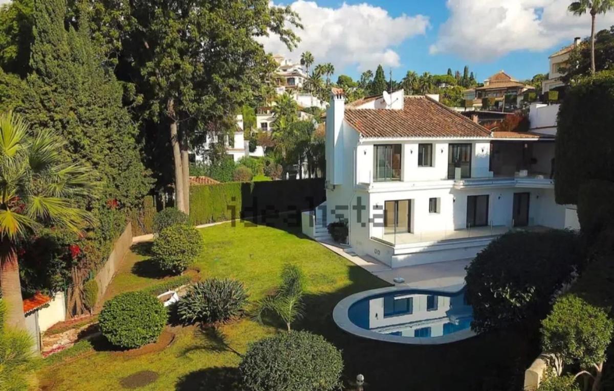 Продажа отдельного шале в  Calle los Robles s/n, Марбелла photo 2