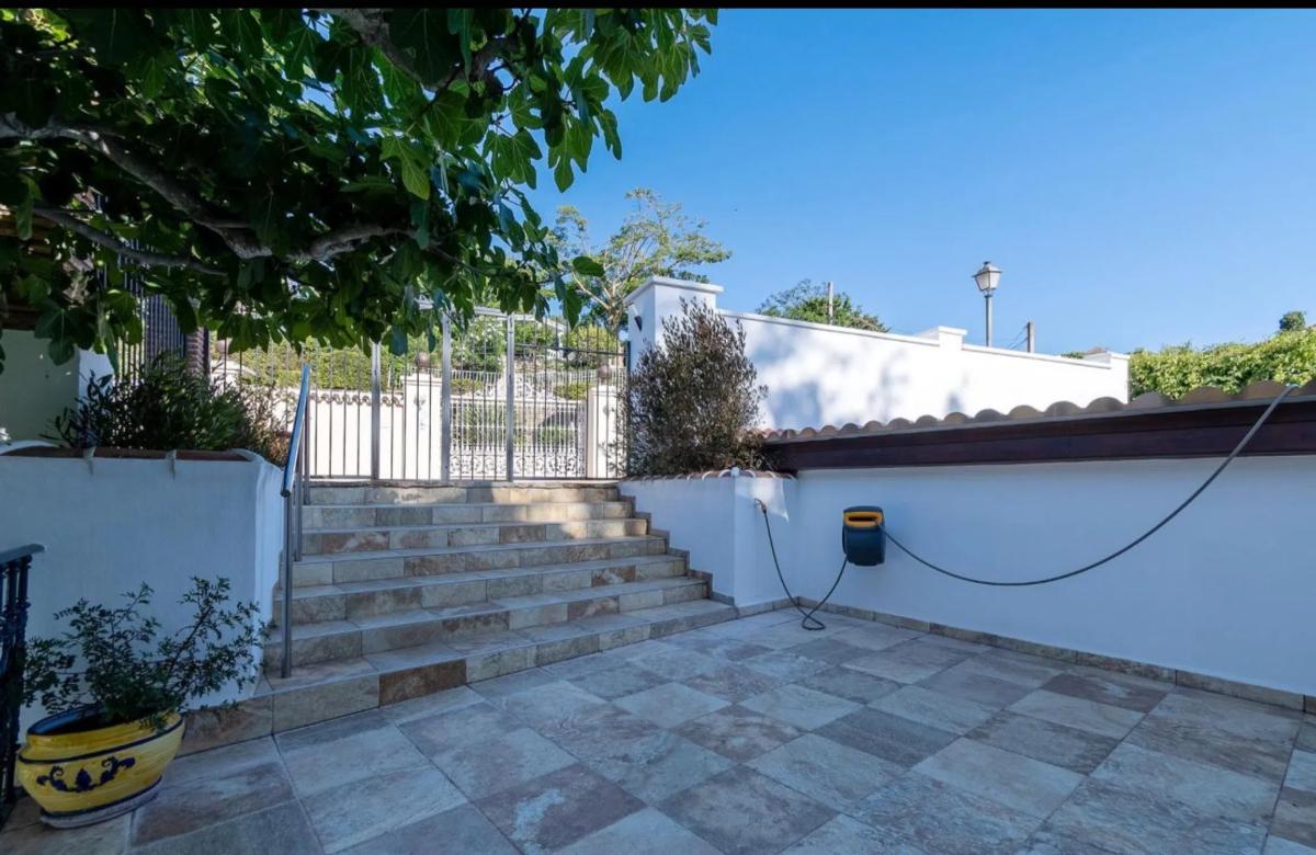 Продажа отдельного шале в  Calle los Robles s/n, Марбелла photo 5