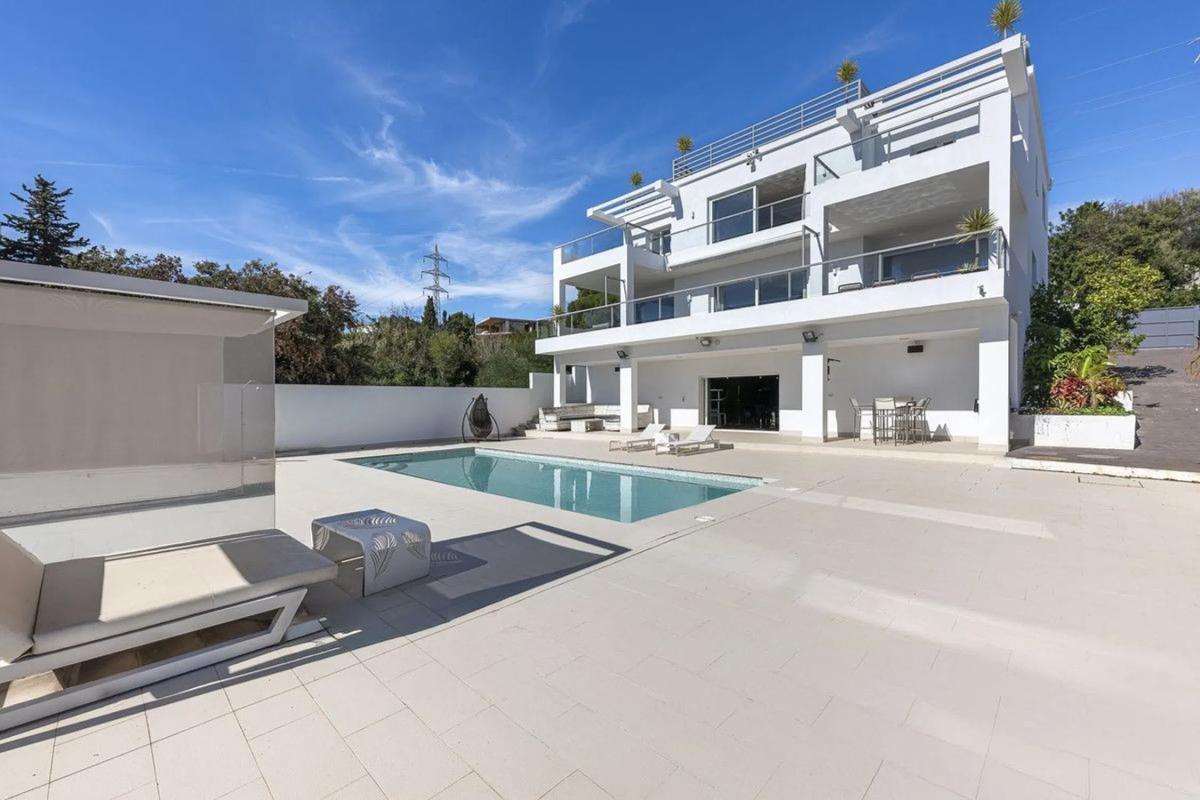 Venta de chalet independiente en Avenida del Rosario, Marbella
photo 1