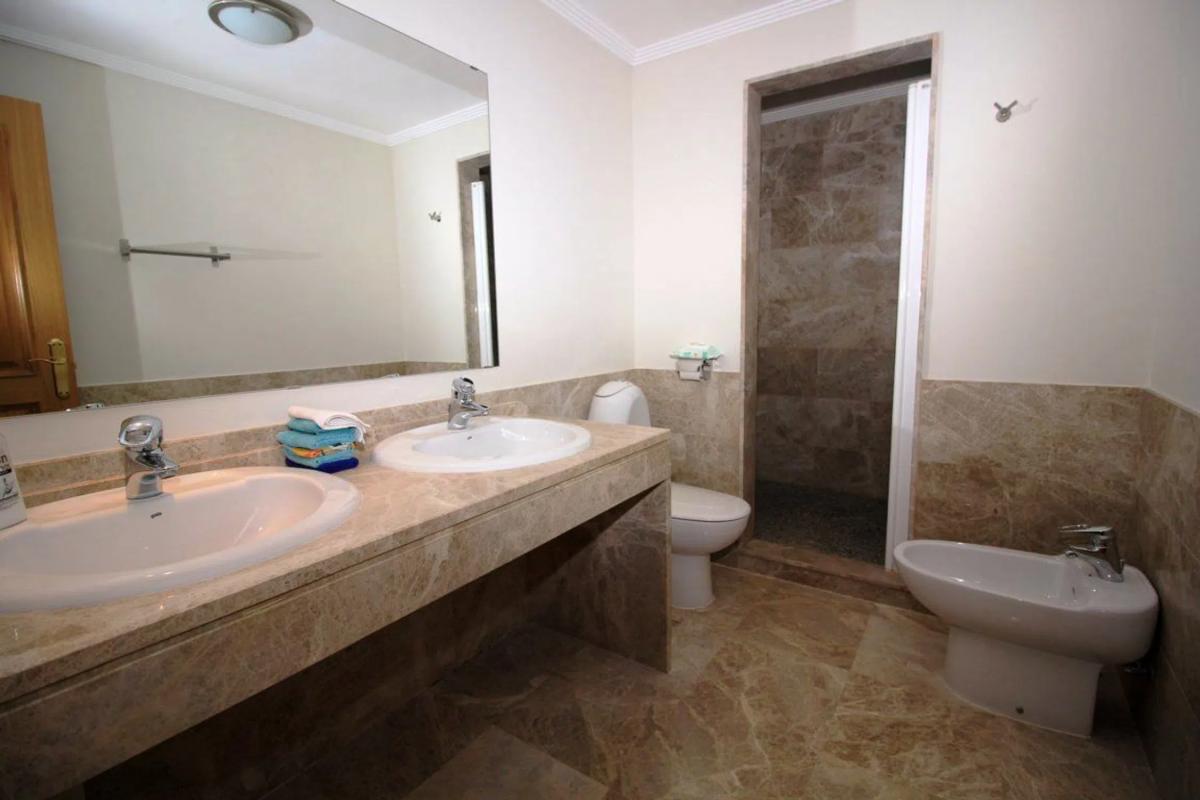 Venta de chalet independiente en Calle D-9Ab, Marbella
photo 4