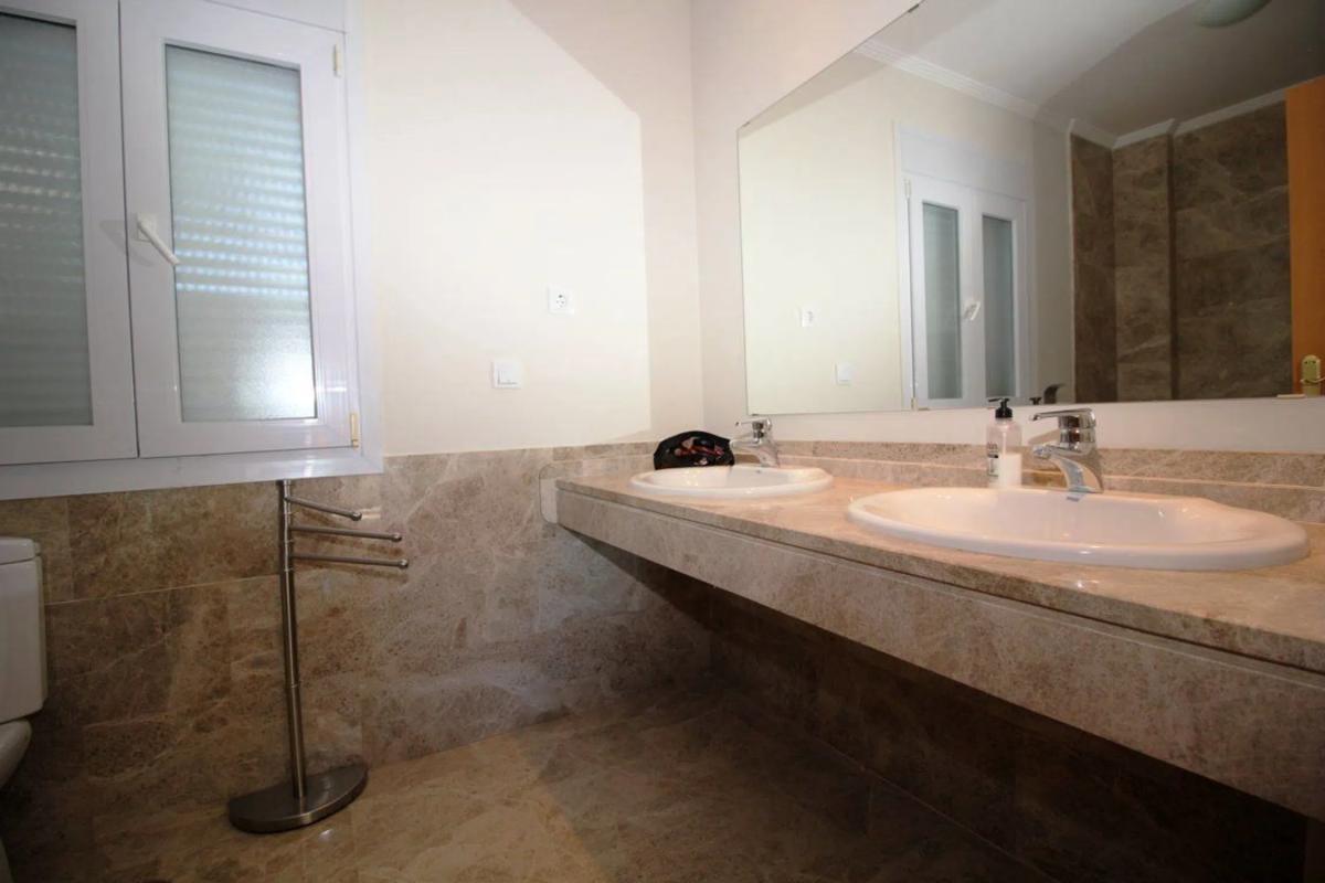 Venta de chalet independiente en Calle D-9Ab, Marbella
photo 5