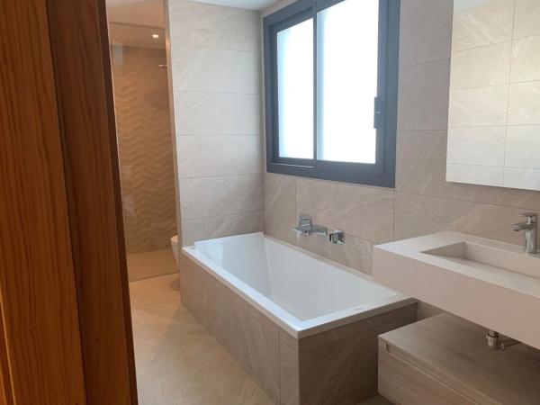 Ático en venta en  Barrio El Rosario-Ricmar, Marbella photo 4