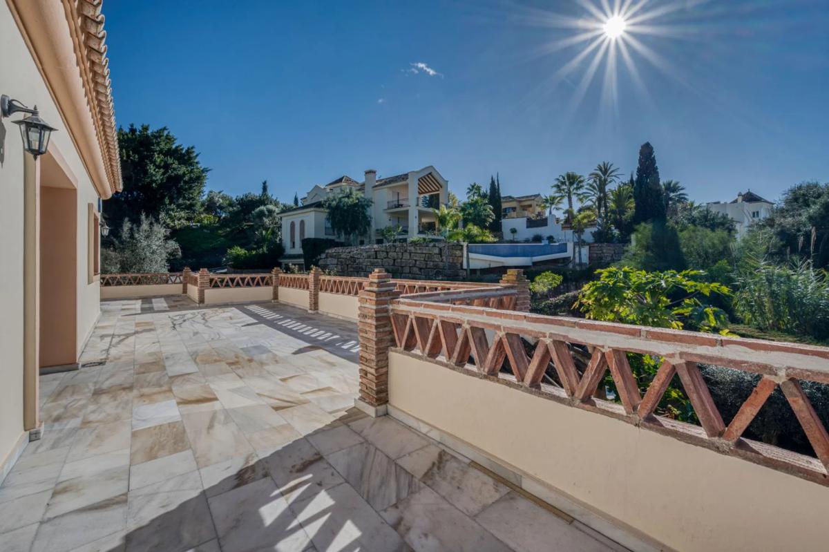 Venta de chalet independiente en Calle las Gardenias, 273, Marbella
photo 1