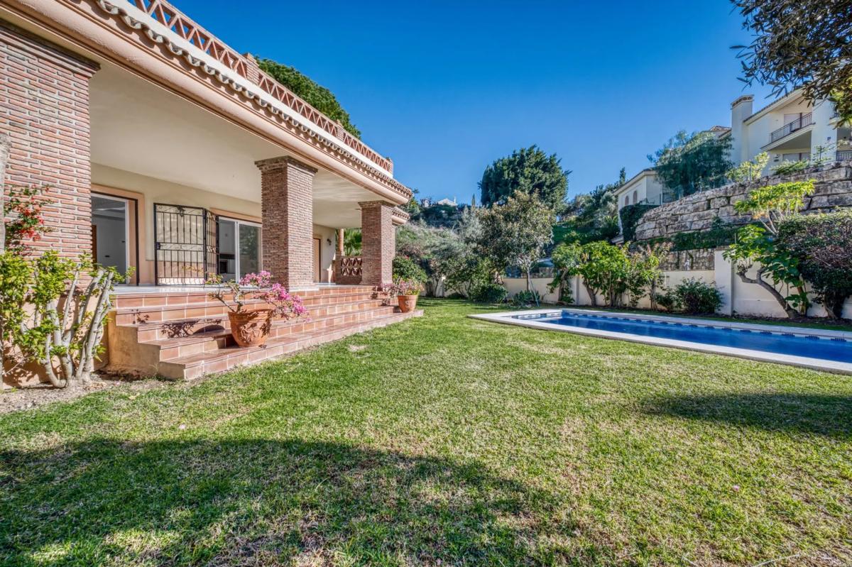 Venta de chalet independiente en Calle las Gardenias, 273, Marbella
photo 3