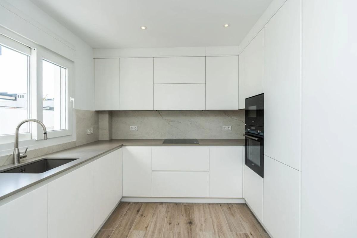 Venta de duplex en Carretera de Cádiz, Marbella photo 1