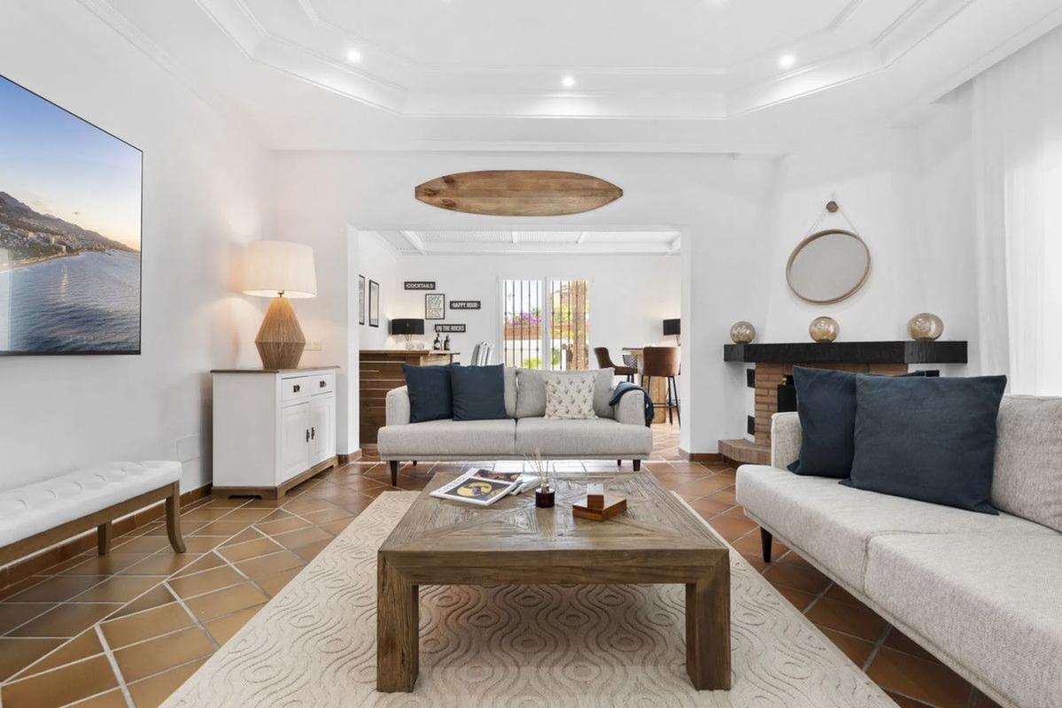 Venta de chalet independiente en C./ Gladiolo, Marbella
photo 2