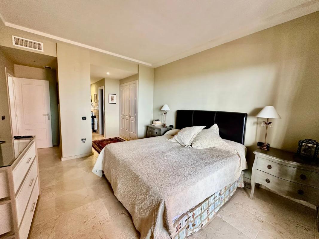 Venta de ático en Barrio El Rosario-Ricmar, Marbella photo 2
