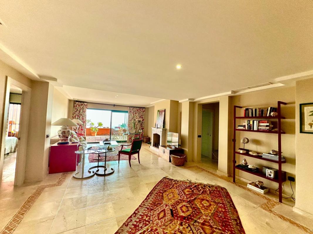 Venta de ático en Barrio El Rosario-Ricmar, Marbella photo 3