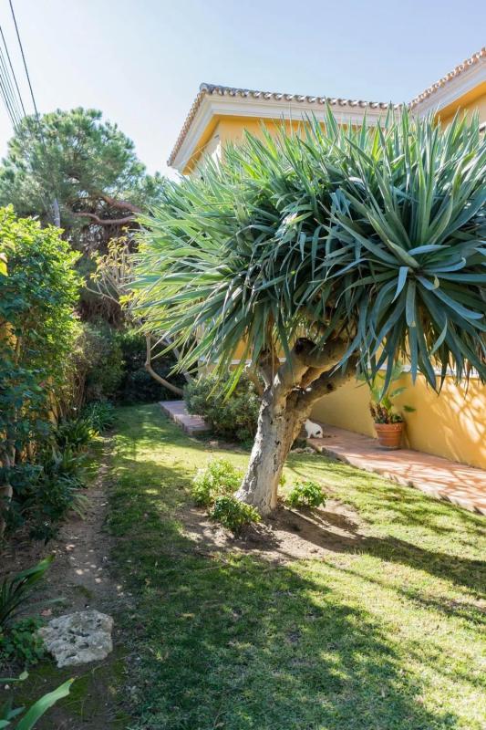 Venta de chalet independiente en Barrio El Rosario-Ricmar, Marbella
photo 2