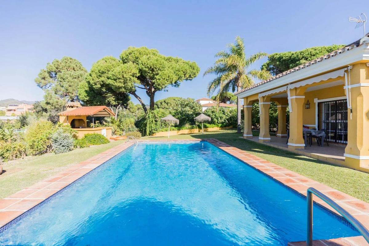 Venta de chalet independiente en Barrio El Rosario-Ricmar, Marbella
photo 5
