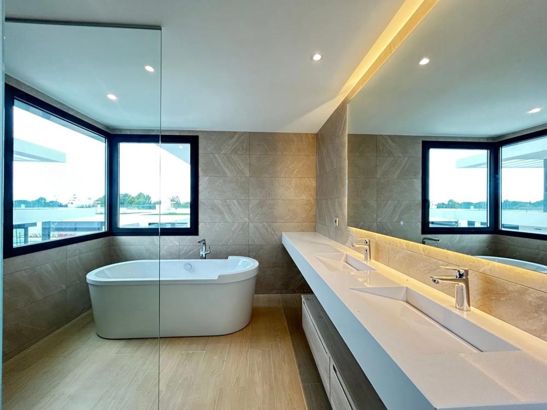Properties for sale and rent in Spain photo 5