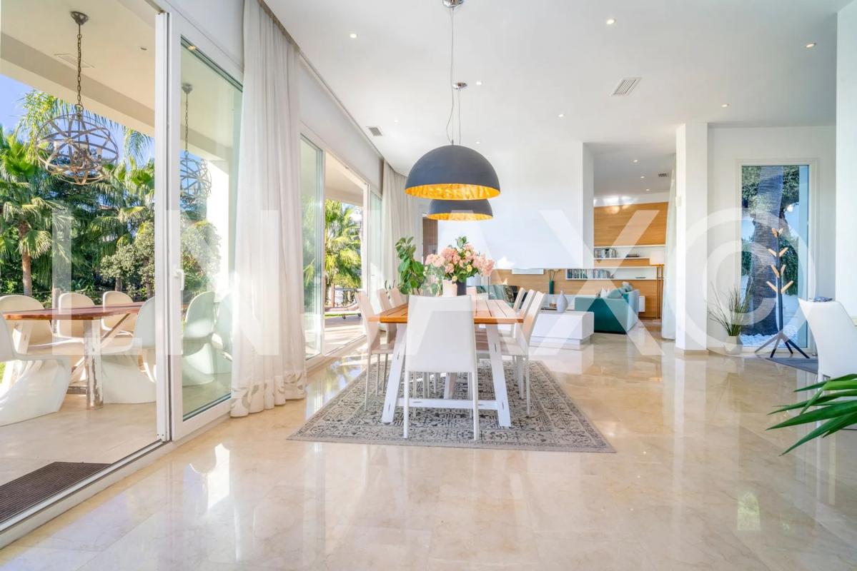 Venta de chalet independiente en CL LOS JAZMINES-EL ROSARIO, Marbella
 photo 2