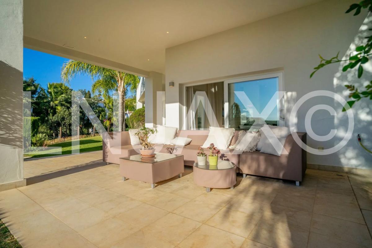 Venta de chalet independiente en CL LOS JAZMINES-EL ROSARIO, Marbella
 photo 4