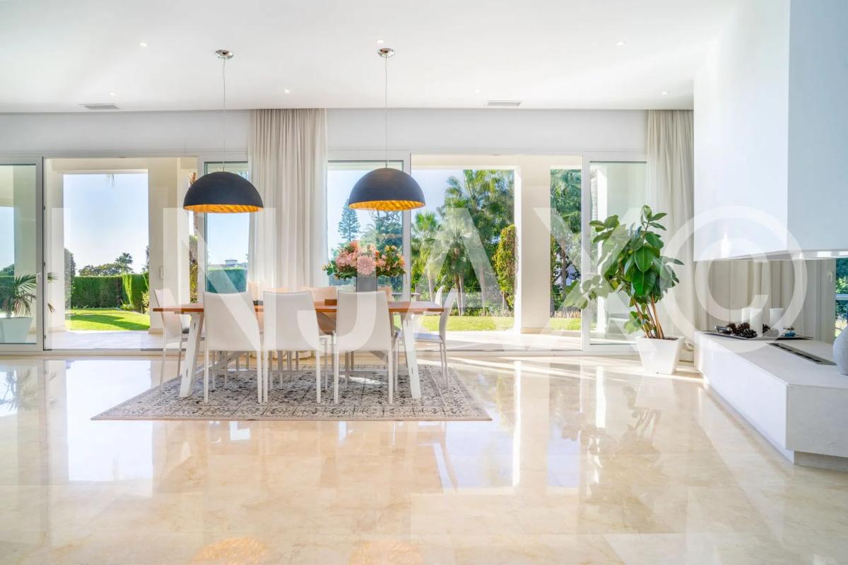 Venta de chalet independiente en CL LOS JAZMINES-EL ROSARIO, Marbella
 photo 5