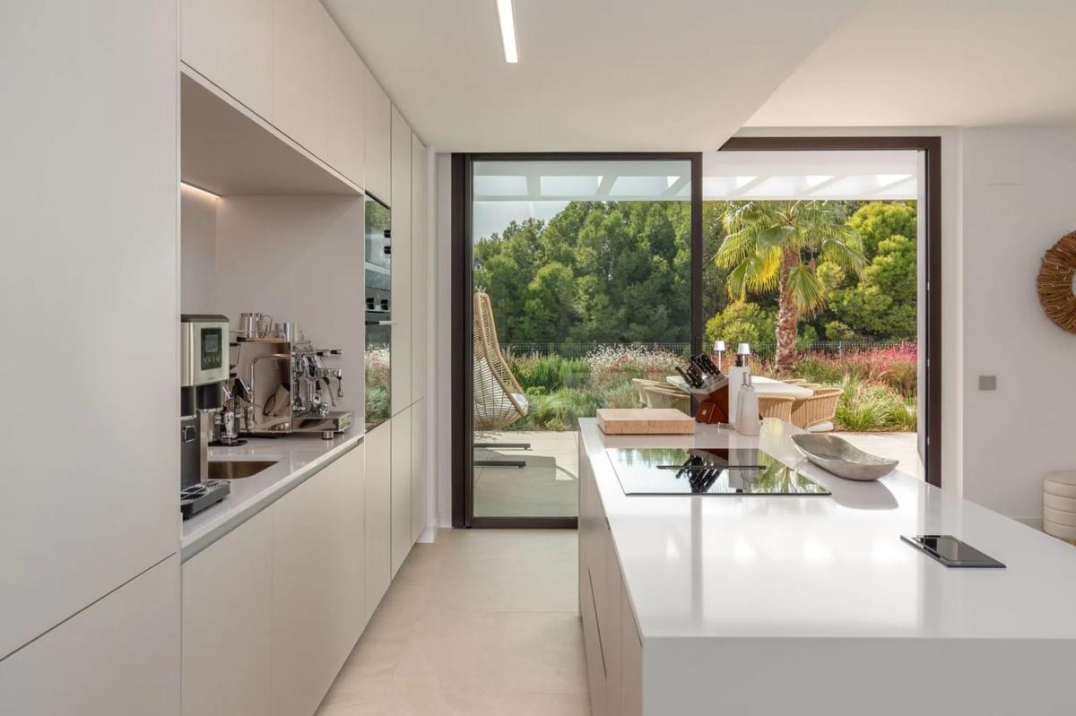 Properties for sale and rent in Spain photo 5