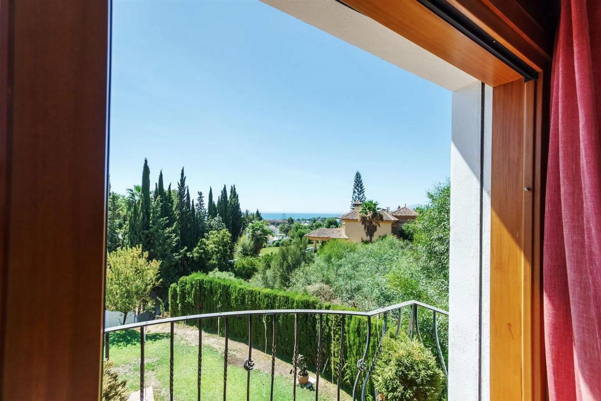 Sprzedaż niezależnego domku jednorodzinnego w  Calle los Claveles, 170, Marbella photo 3