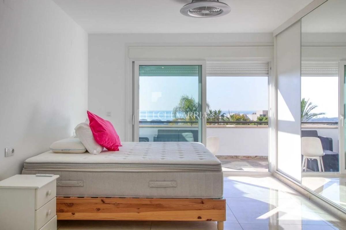 Venta de chalet adosado en Barrio Santa Clara , Marbella photo 3