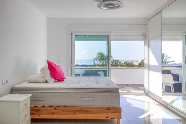 Chalet adosado en venta en Barrio Santa Clara , Marbella thumbnail 2