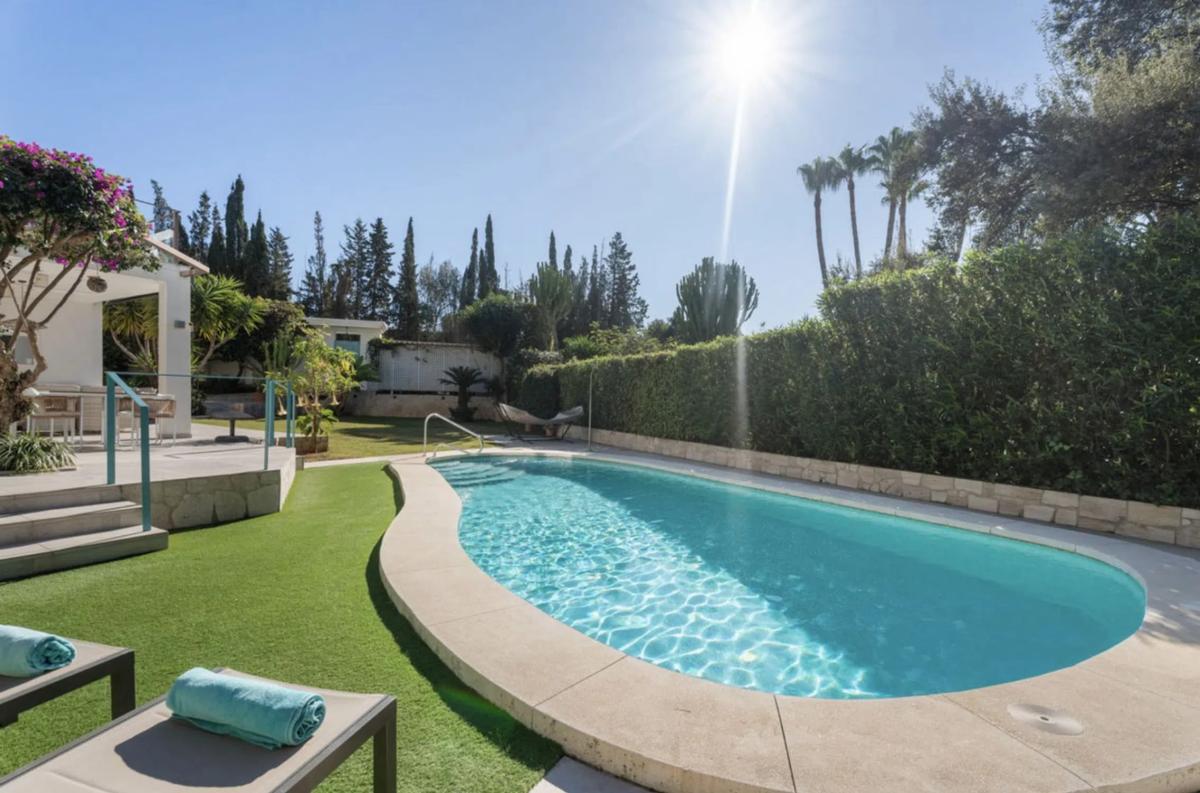 Venta de chalet independiente en Barrio El Rosario-Ricmar, Marbella
photo 2