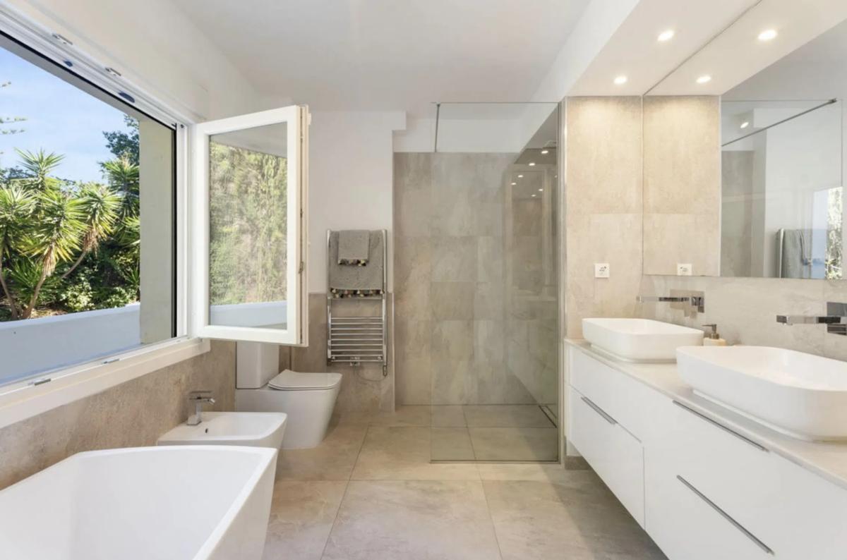 Venta de chalet independiente en Barrio El Rosario-Ricmar, Marbella
photo 5