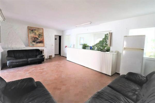 Частный шале на продаже в  Barrio Costabella, Марбелла photo 4