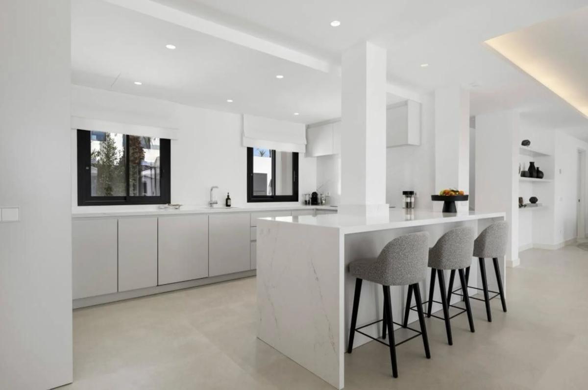 Venta de chalet independiente en Barrio El Rosario-Ricmar, Marbella
photo 4