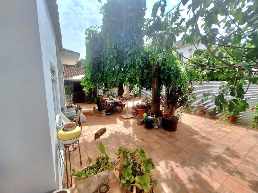 Sprzedaż niezależnego domku jednorodzinnego w Urbanización Costabella, Marbella photo 1