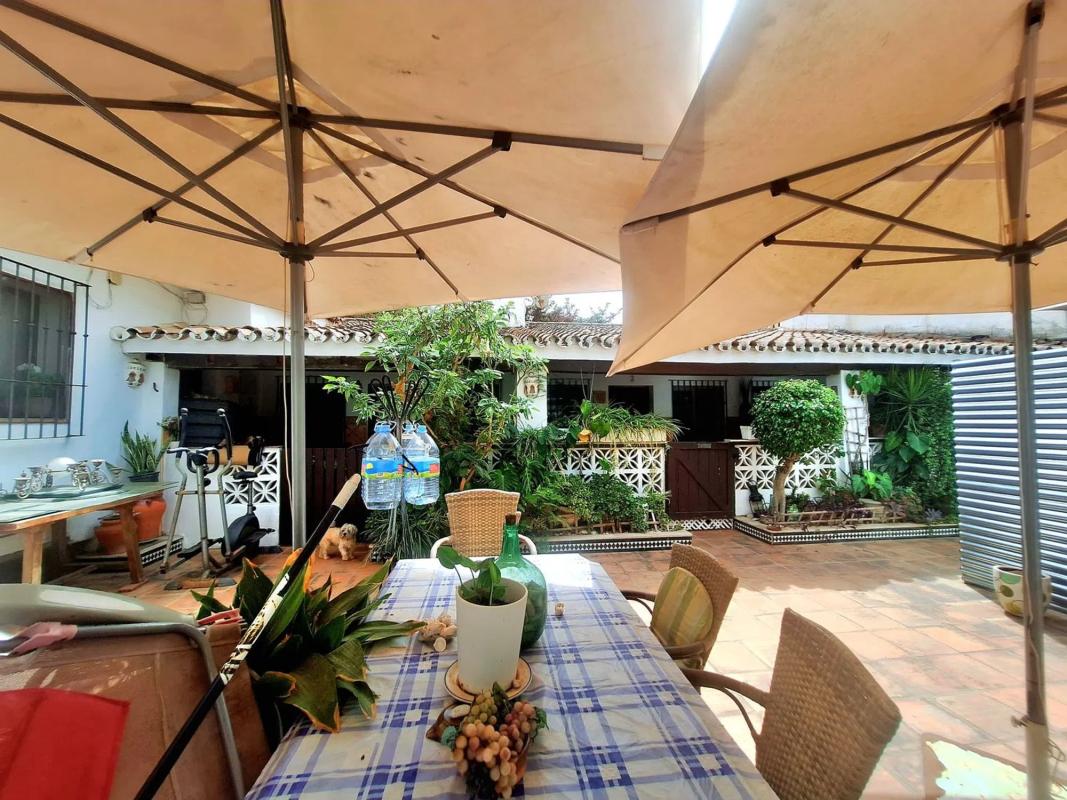 Sprzedaż niezależnego domku jednorodzinnego w Urbanización Costabella, Marbella photo 5
