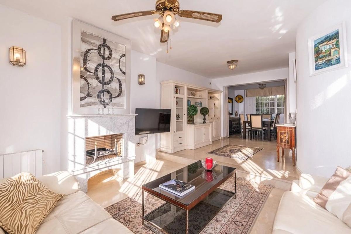 Properties for sale and rent in Spain photo 2