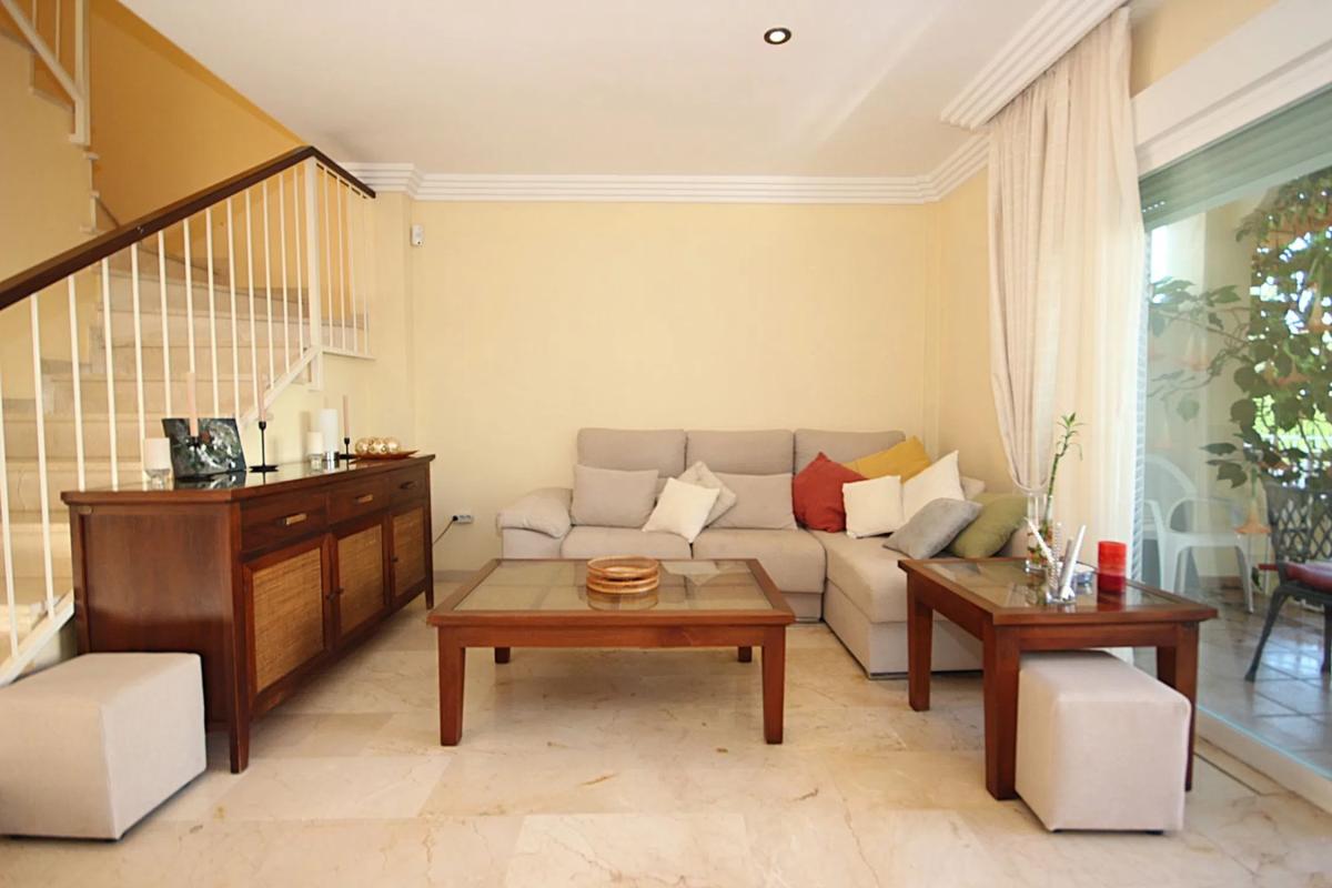 Venta de chalet adosado en Calle los Limoneros, 13 , Marbella photo 5