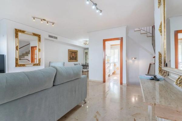 Dom szeregowy na sprzedaż w  Barrio Las Chapas-Alicate Playa , Marbella photo 4