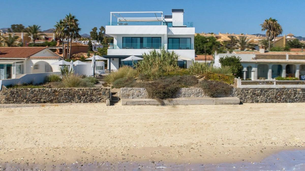 Продажа отдельного шале в Barrio Costabella, Марбелла photo 2