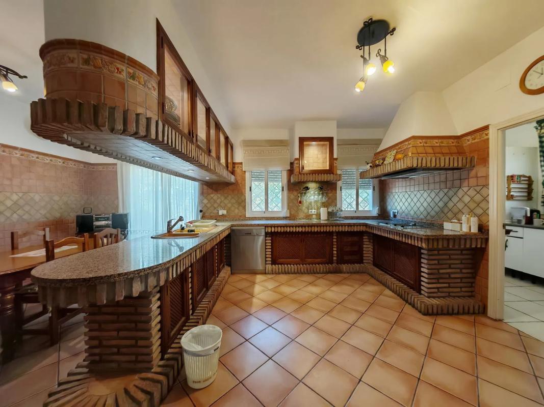 Продажа отдельного шале в  Barrio El Rosario-Ricmar, Марбелла photo 4