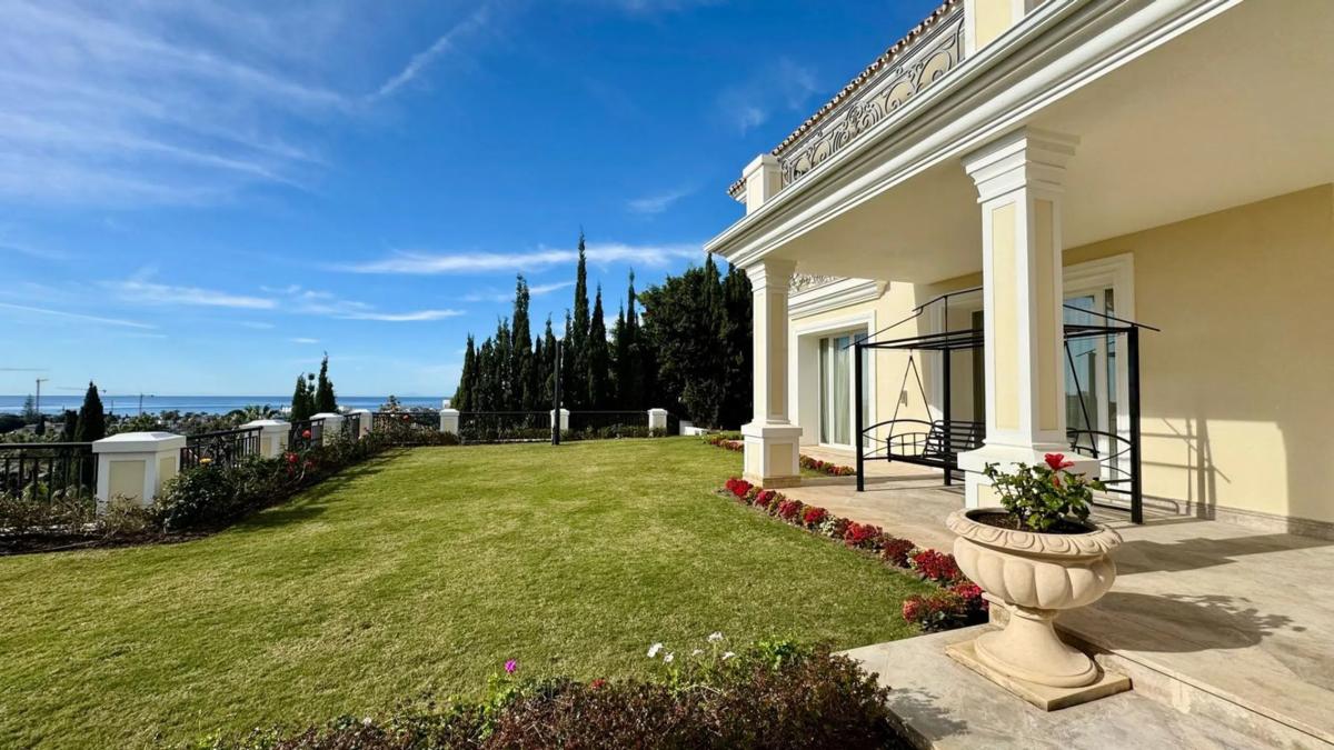 Sprzedaż niezależnego domku jednorodzinnego w Barrio El Rosario-Ricmar, Marbella photo 2