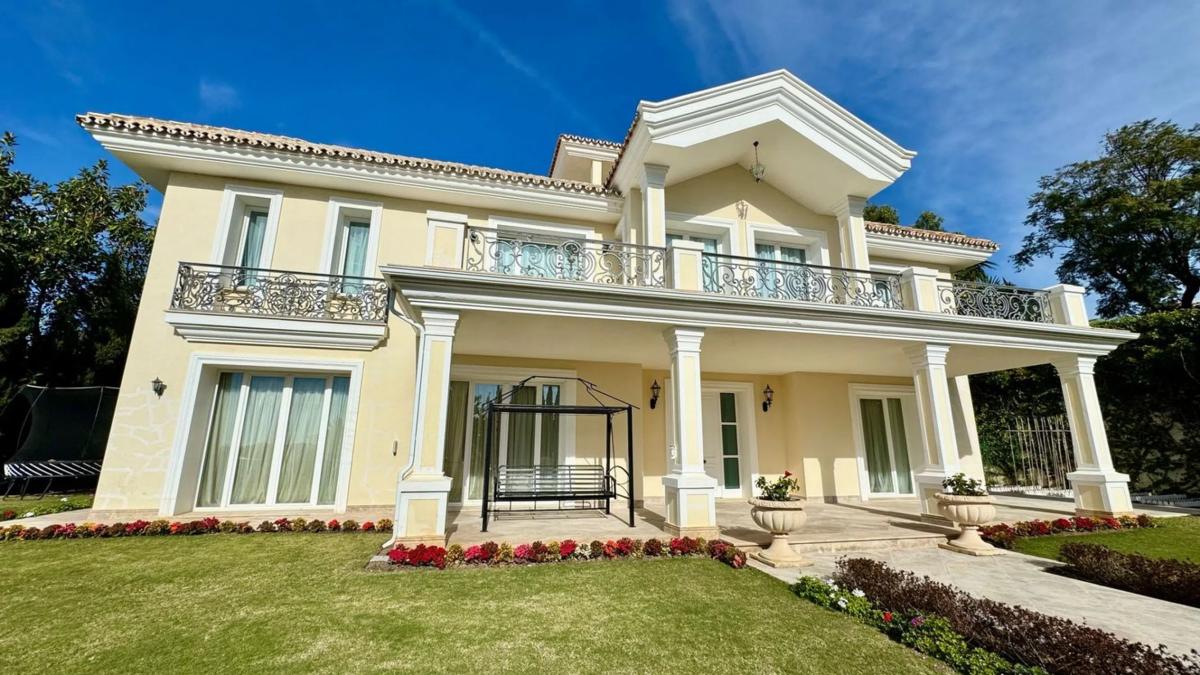 Sprzedaż niezależnego domku jednorodzinnego w Barrio El Rosario-Ricmar, Marbella photo 4