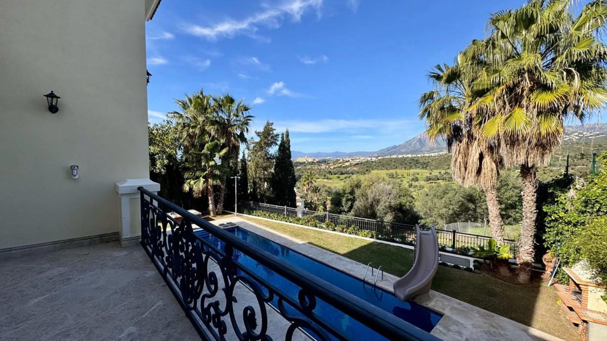 Sprzedaż niezależnego domku jednorodzinnego w Barrio El Rosario-Ricmar, Marbella photo 5