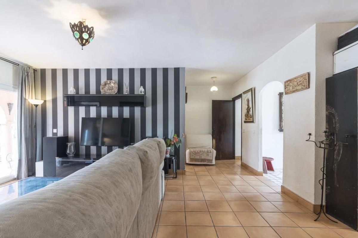 Продажа отдельного шале в Avenida Andasol, 15, Марбелла photo 1