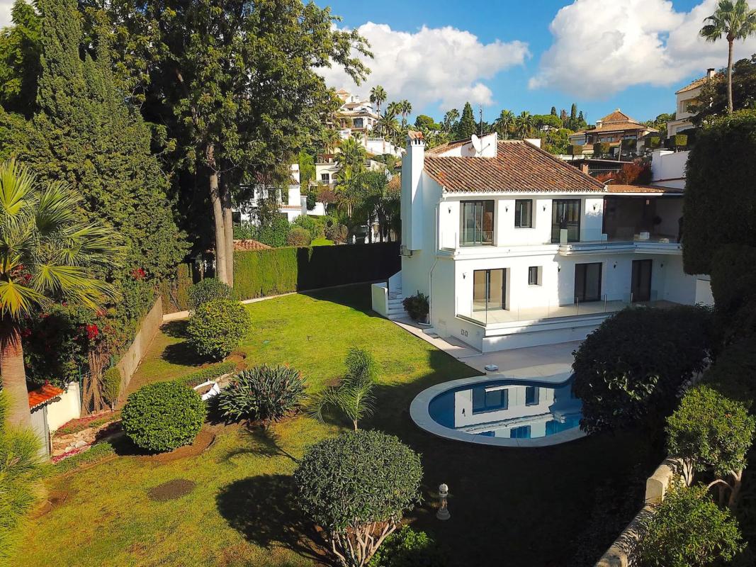 Продажа отдельного шале в  Avenida del Rosario, 266, Марбелла photo 2