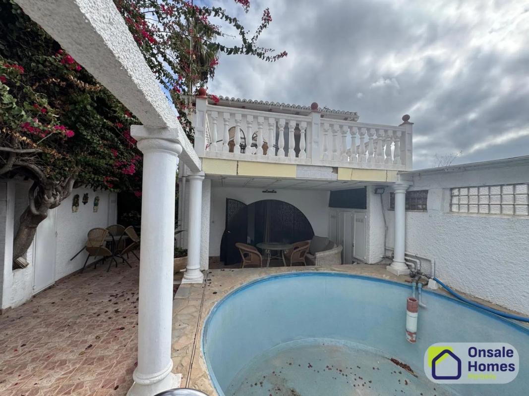 Sprzedaż niezależnego domku jednorodzinnego w Barrio El Rosario-Ricmar, Marbella photo 2