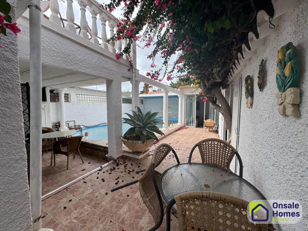 Sprzedaż niezależnego domku jednorodzinnego w Barrio El Rosario-Ricmar, Marbella photo 3