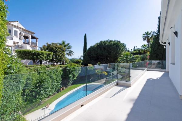 Independent chalet for sale in Avenida del Rosario, 180, Marbella
photo 1