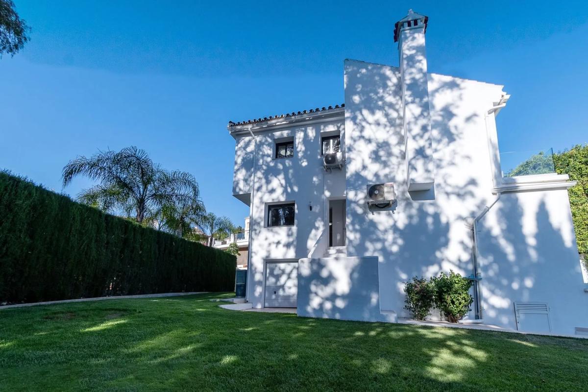 Venta de chalet independiente en Avenida del Rosario, 180, Marbella
 photo 2