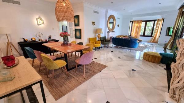 Independent chalet for sale in C./ Narciso, Marbella
photo 1