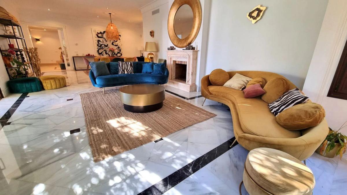 Venta de chalet independiente en C./ Narciso, Marbella
 photo 2