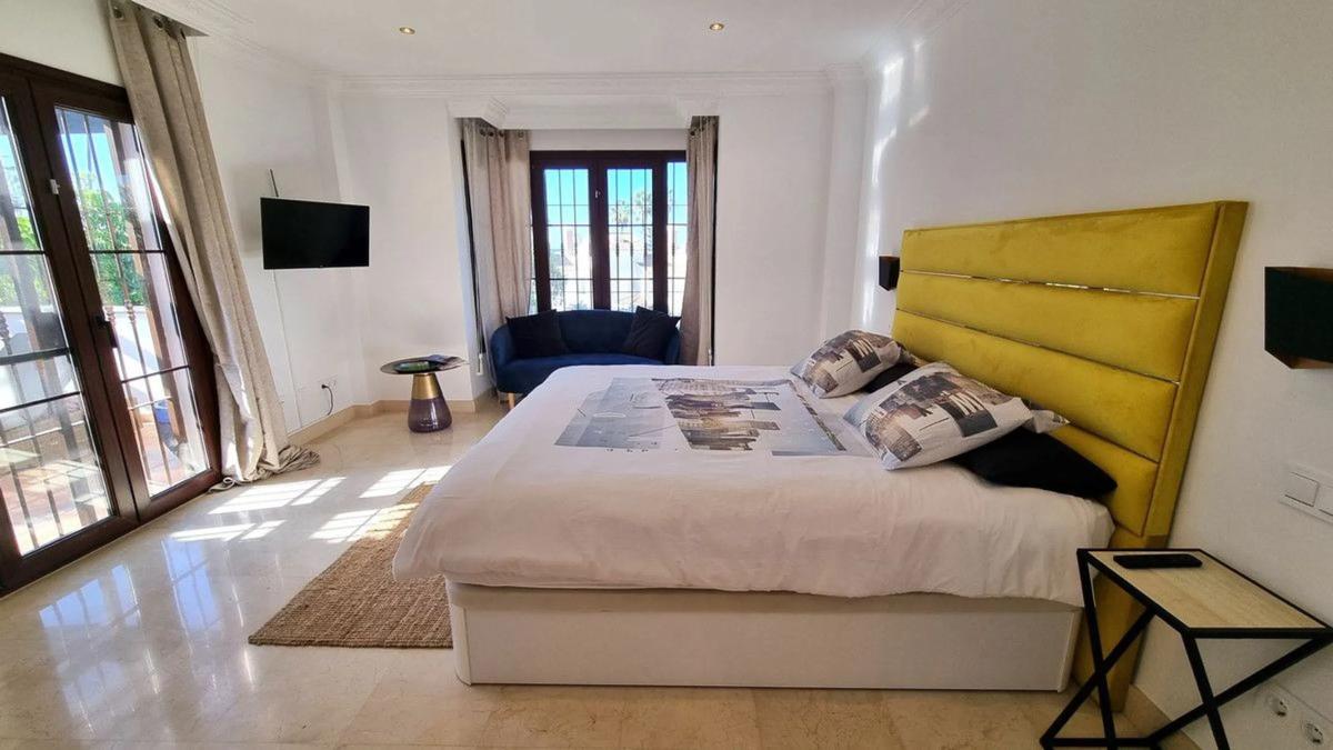Venta de chalet independiente en C./ Narciso, Marbella
 photo 4