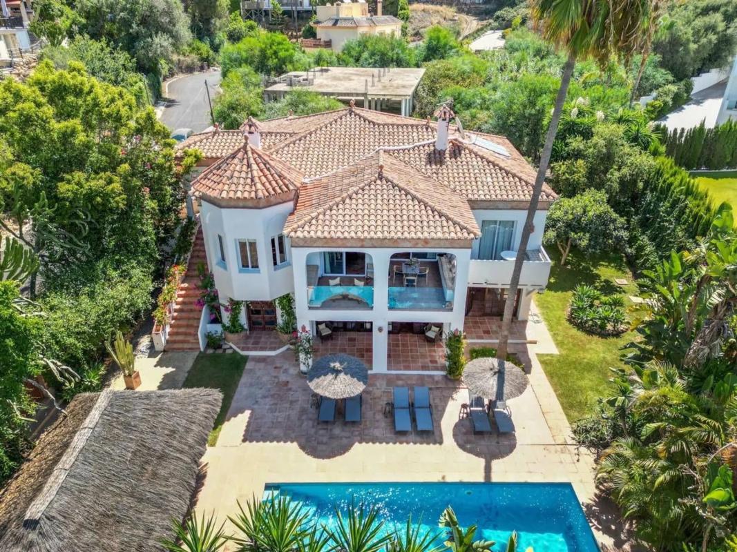 Venta de chalet independiente en Barrio El Rosario-Ricmar, Marbella
photo 2