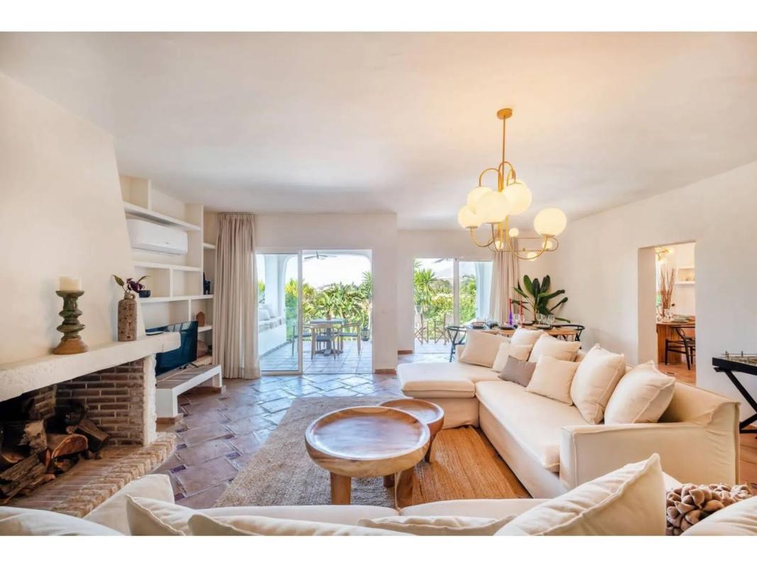 Venta de chalet independiente en Barrio El Rosario-Ricmar, Marbella
photo 3
