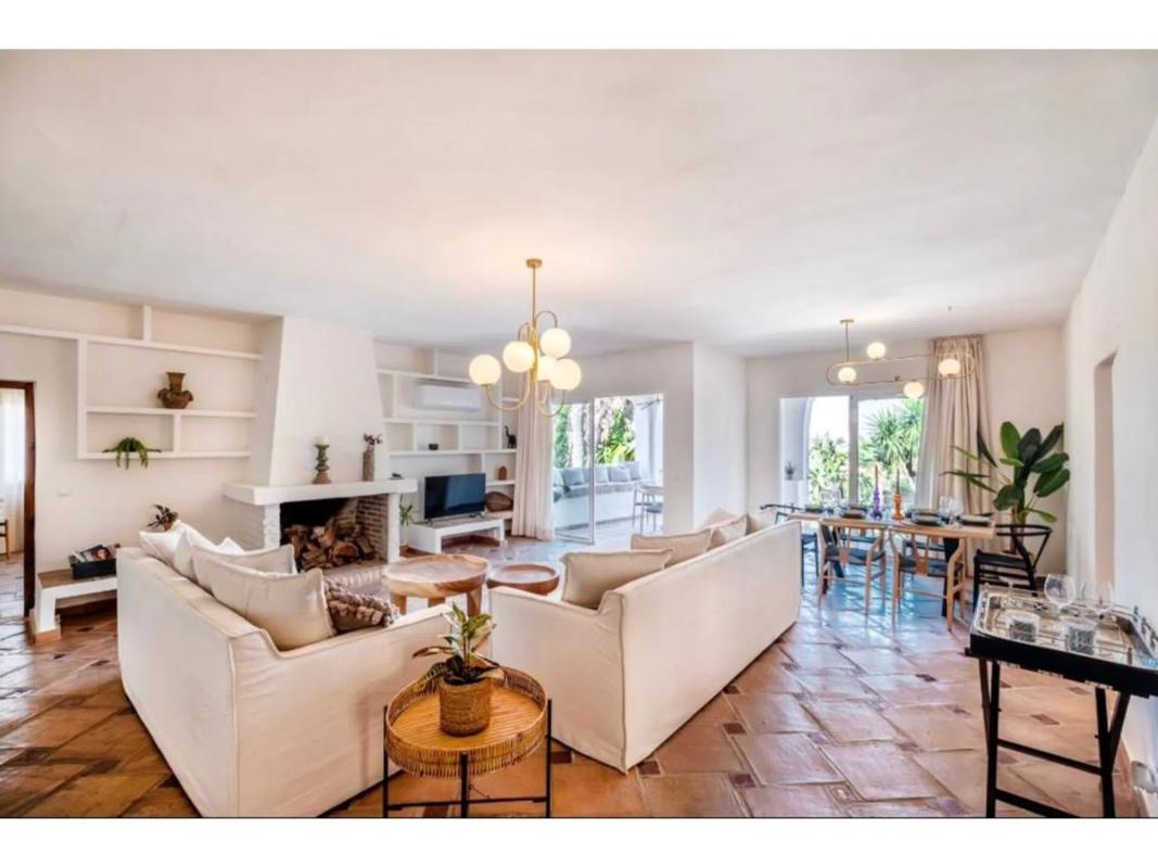 Venta de chalet independiente en Barrio El Rosario-Ricmar, Marbella
photo 4