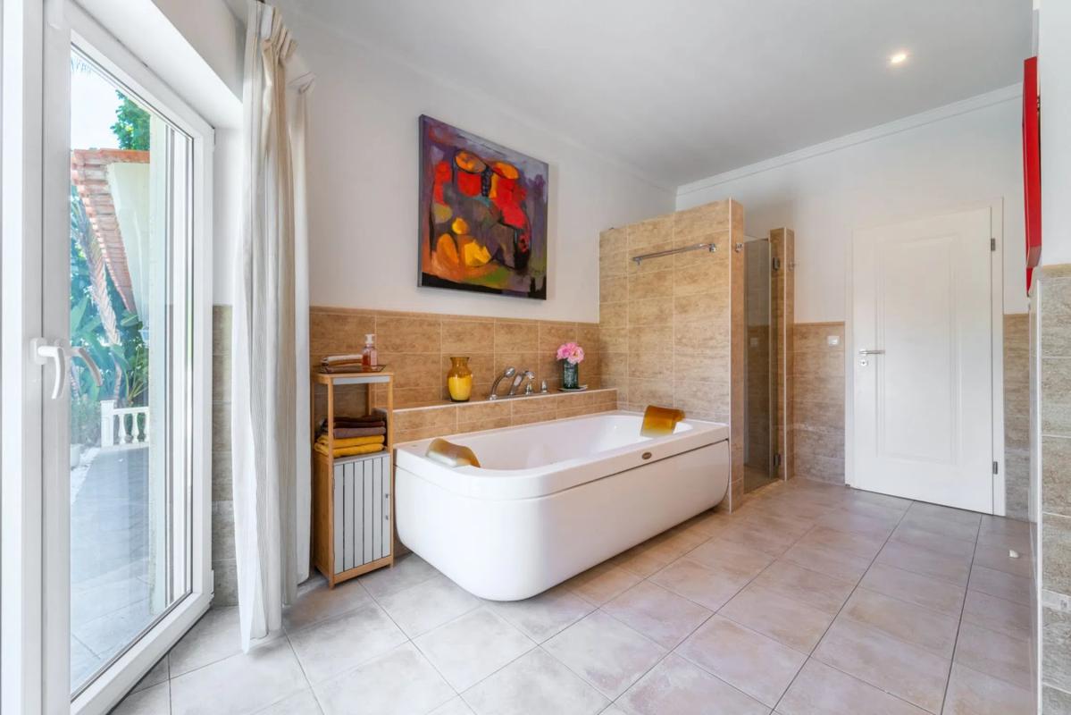 Venta de chalet independiente en Barrio El Rosario-Ricmar, Marbella
photo 2